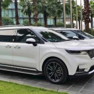 Thuê Xe KIA Carnival